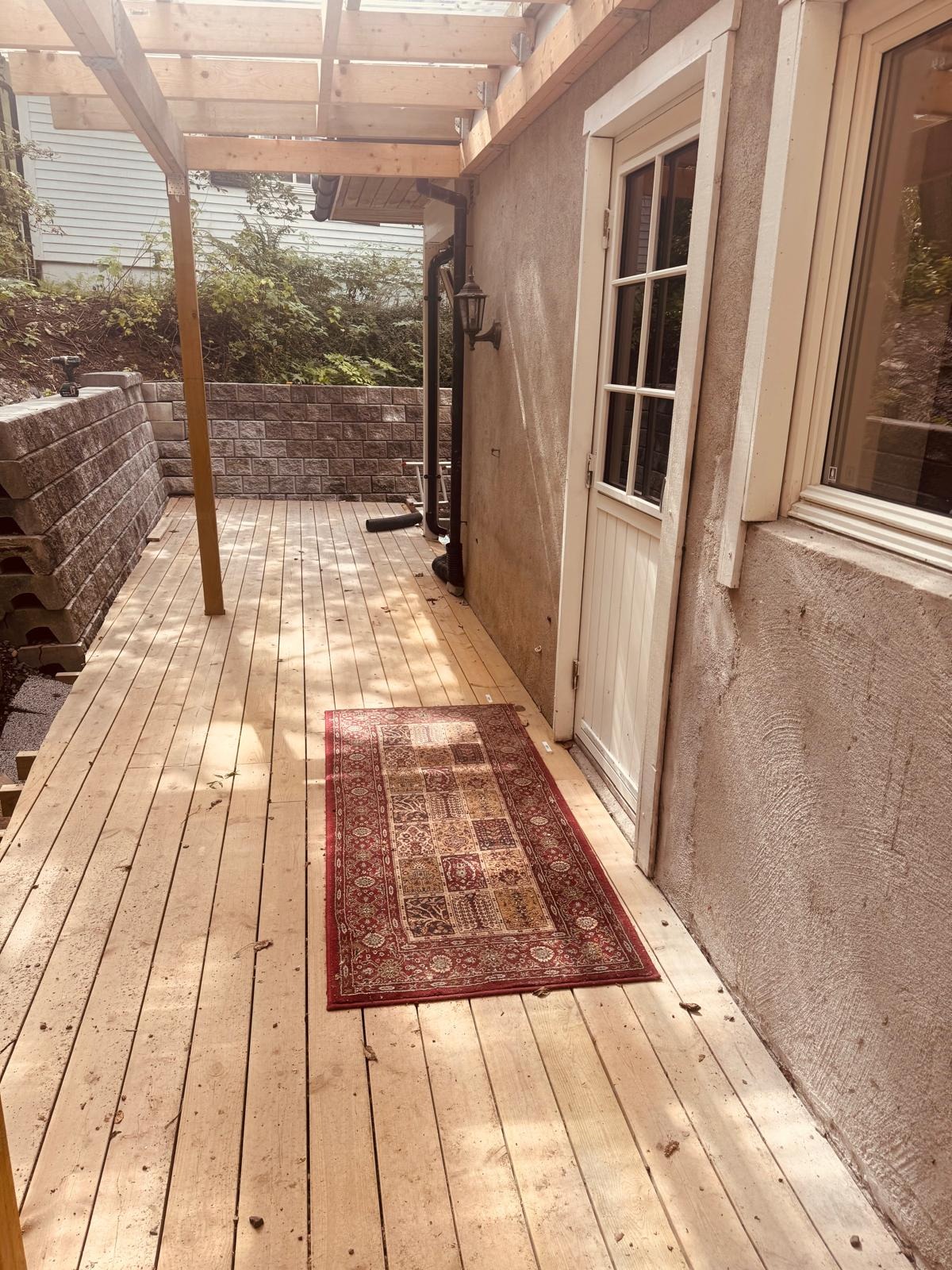 inngangen og egen trekasse 